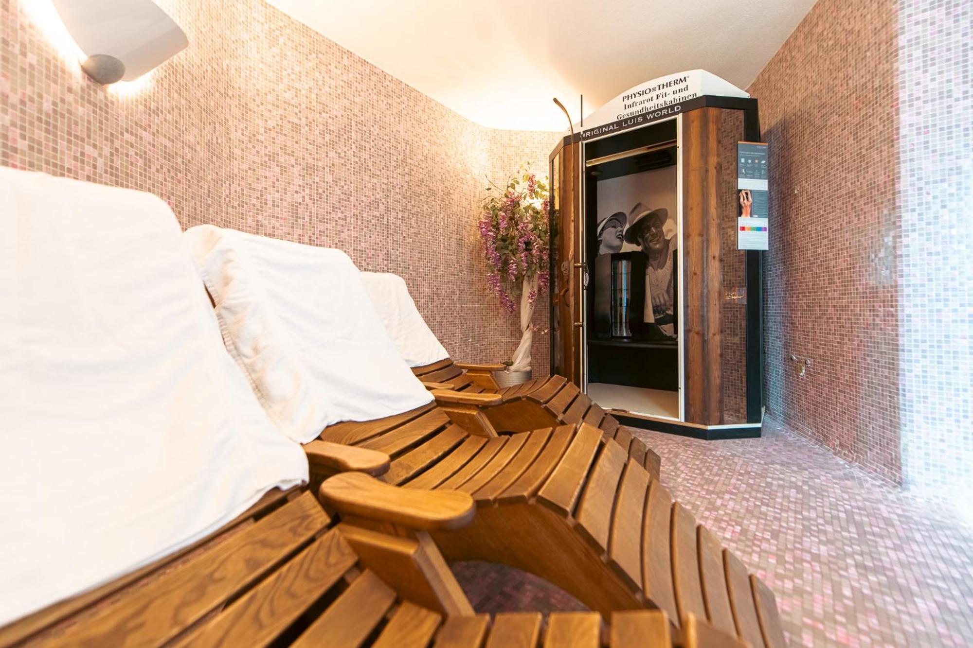Hotel Bacher Riva di Tures Εξωτερικό φωτογραφία